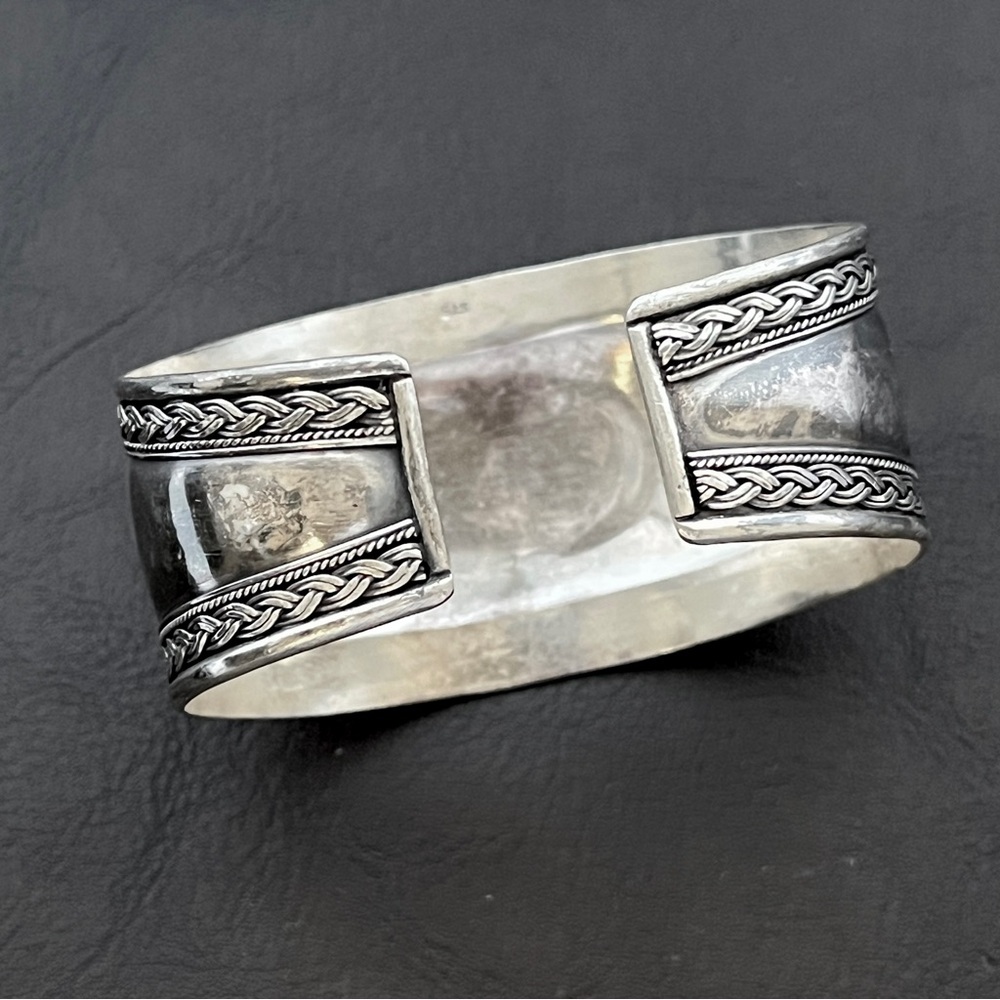 🔴SALE🔴 Vintage sterling silver lapis lazuli wide cuff bracelet - Picture 8 of 10